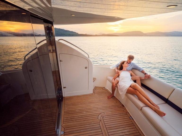 2-Hour Romantic Sunset Cruise with Sushi and Drinks